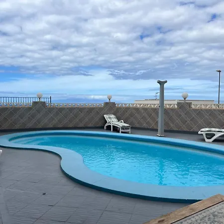 Willa Pool Private